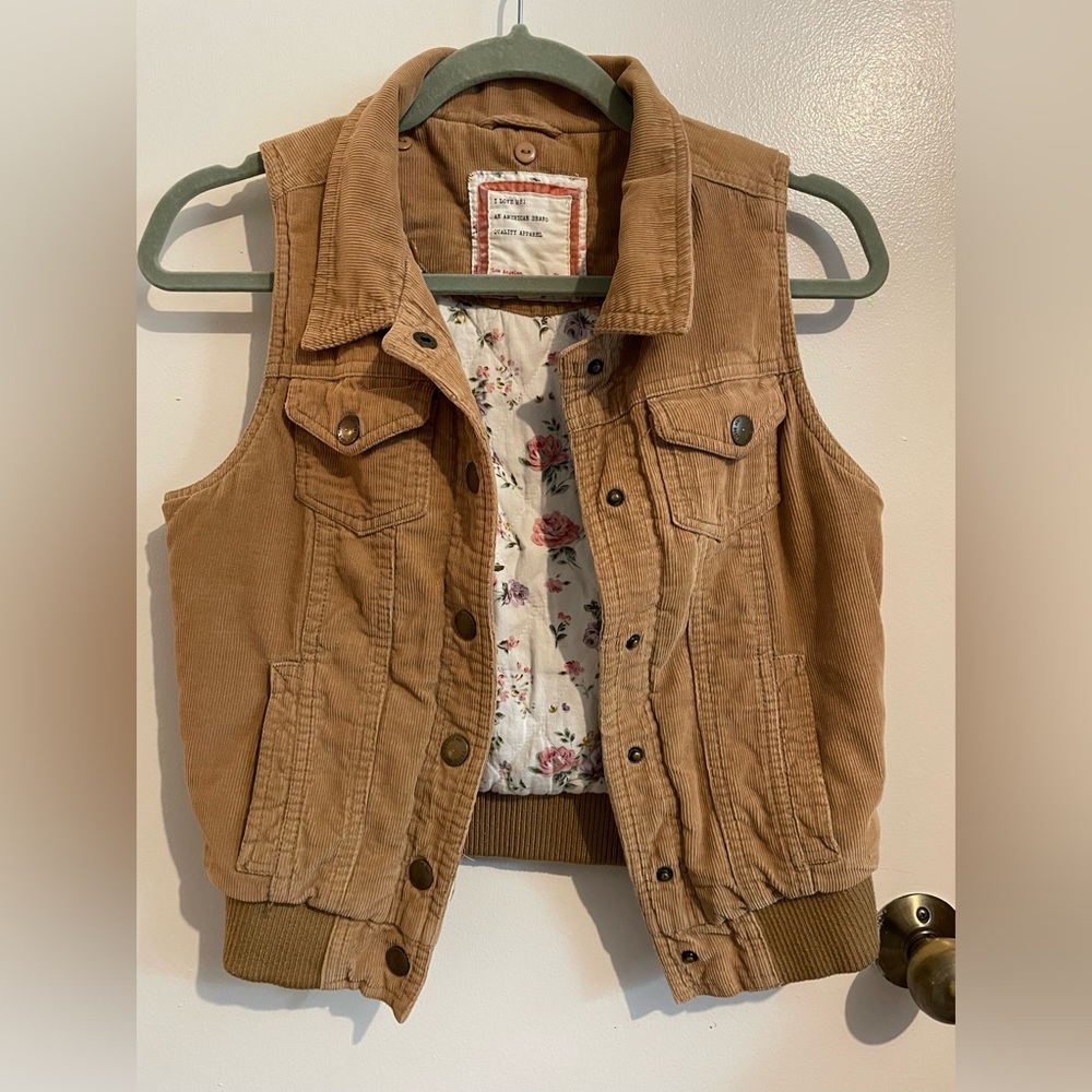 I Love H81 An American Brand Size Medium Corduroy Vest , Floral Lined
